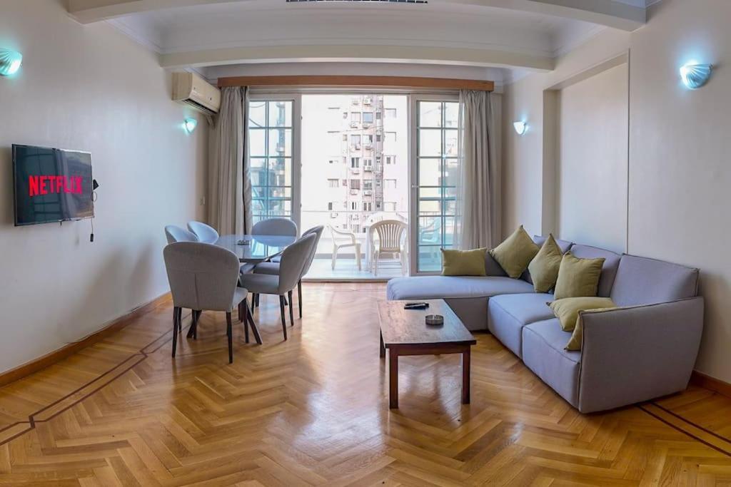 Sky Apartment *